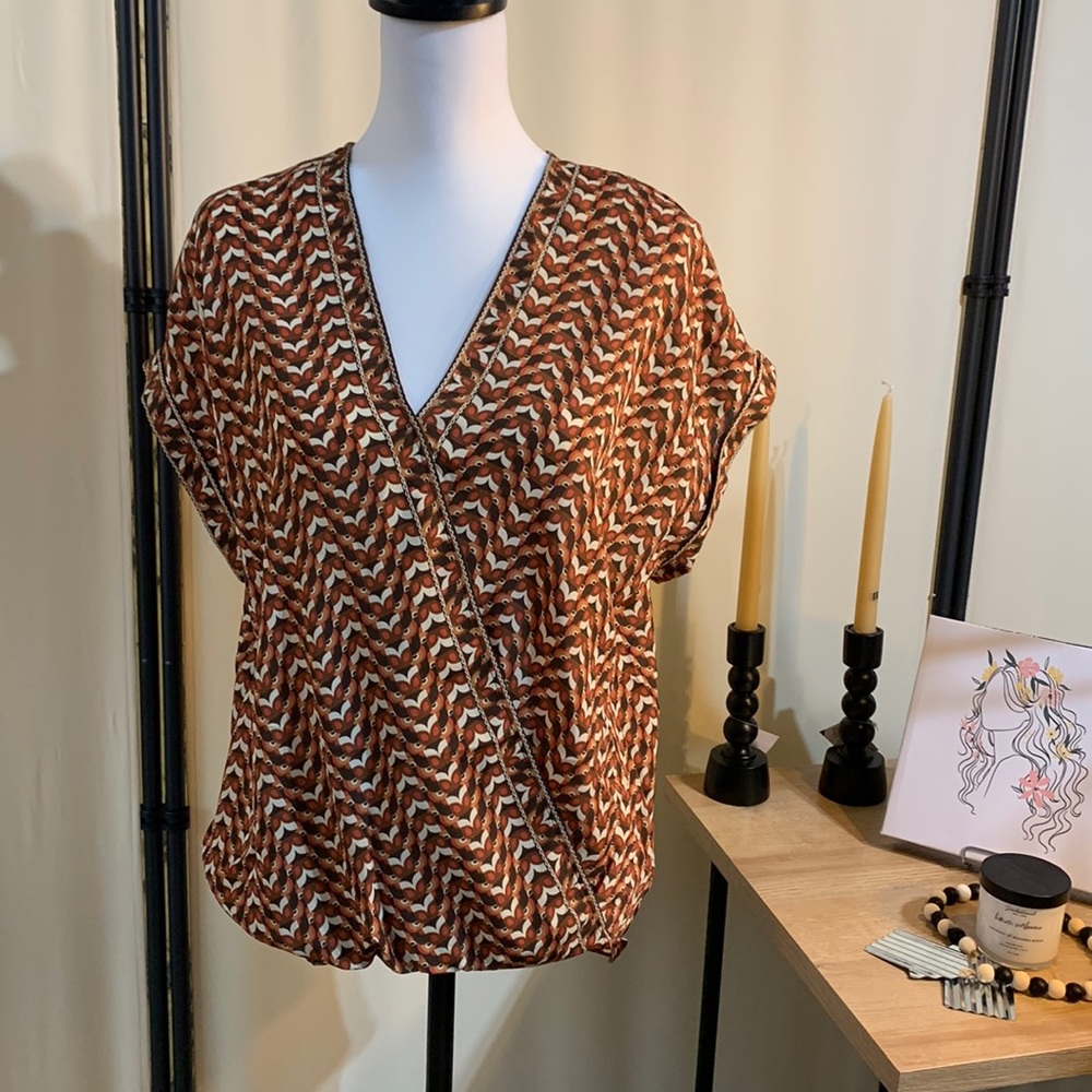 NWT Max Studio faux wrap printed blouse size Medium